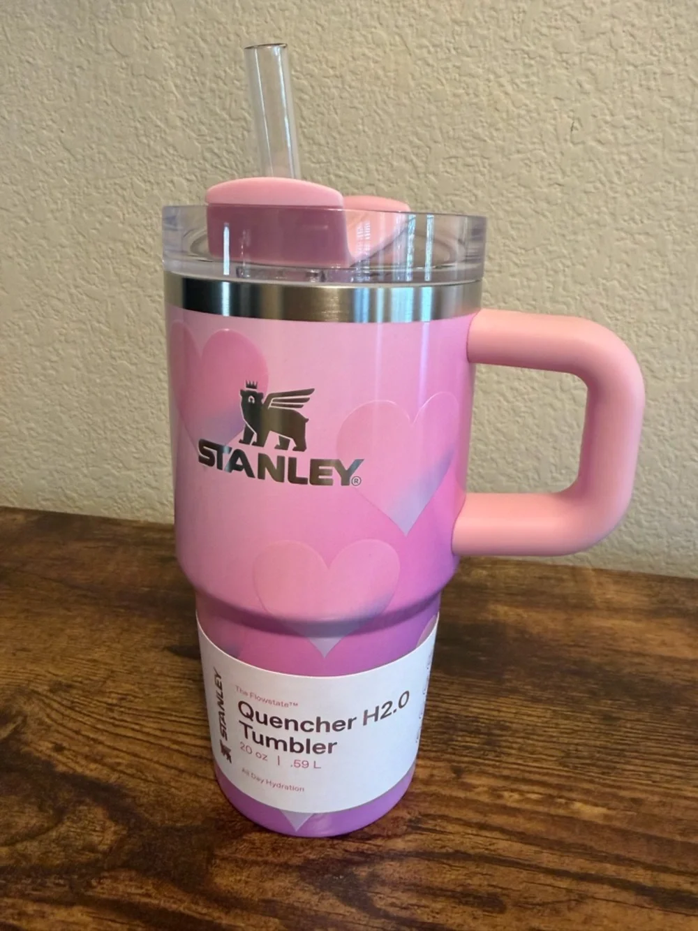 Stanley Pink Heart - 20oz Quencher Tumbler with Handle and Straw - Picture 1 of 3
